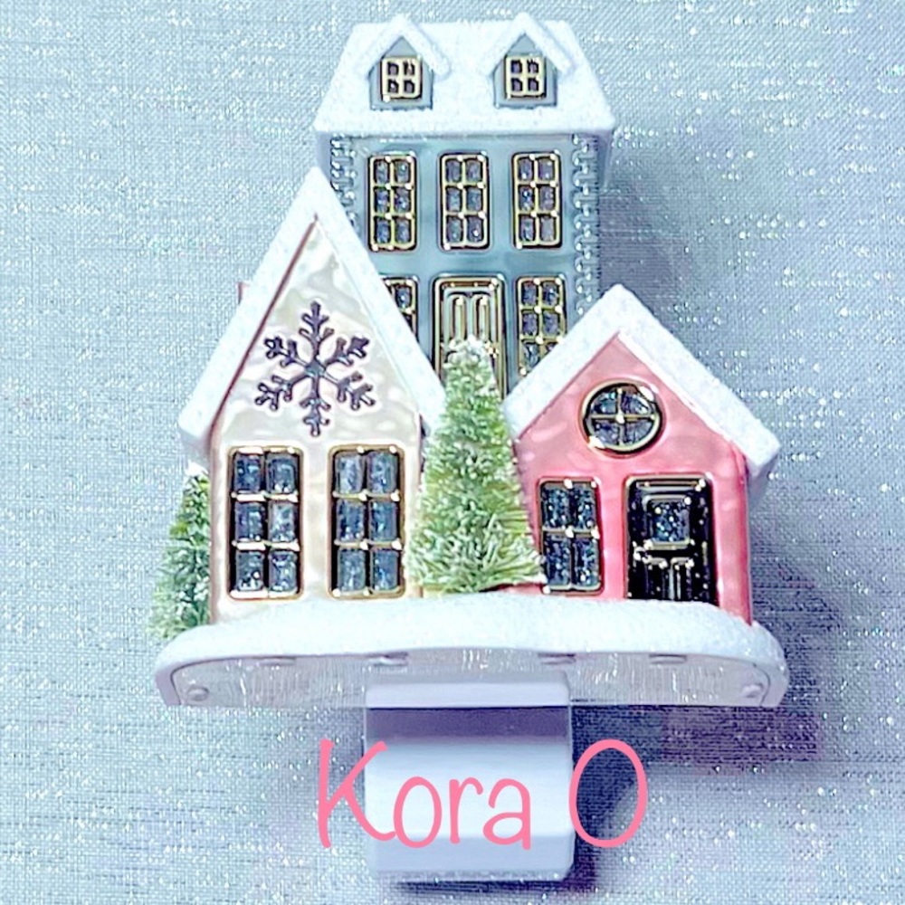 BBW Holiday Christmas House Nightlight NEW